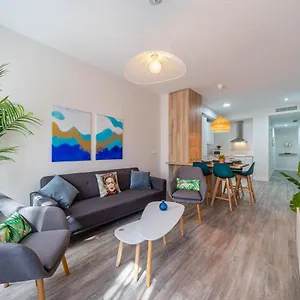 City Centre Pool & Parking Apartamento